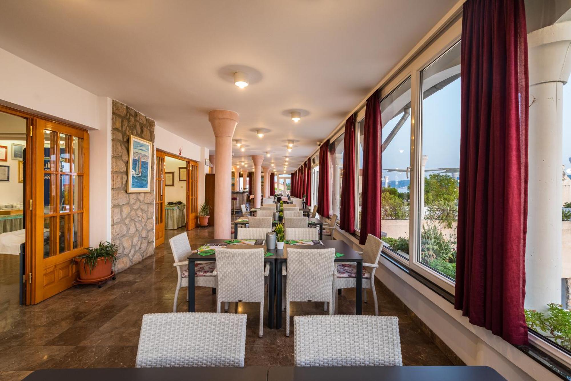 Hotel Vicko Стариград-Пакленица Экстерьер фото